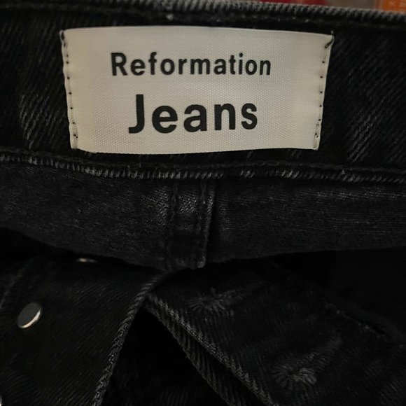 Reformation Dixie High Rise Jean Short - Picture 5 of 6
